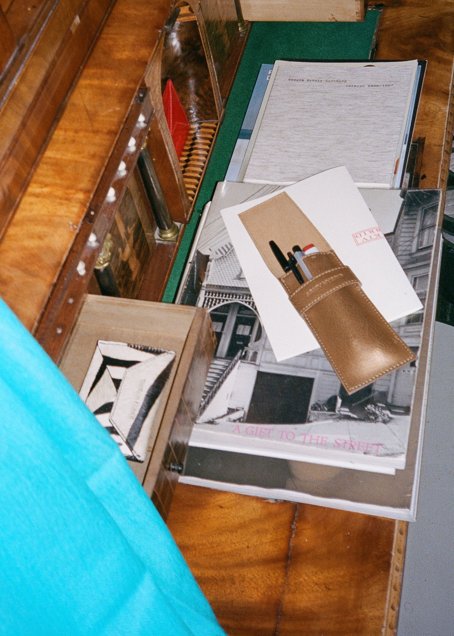 Saf Pencil Case, Crackled Gold