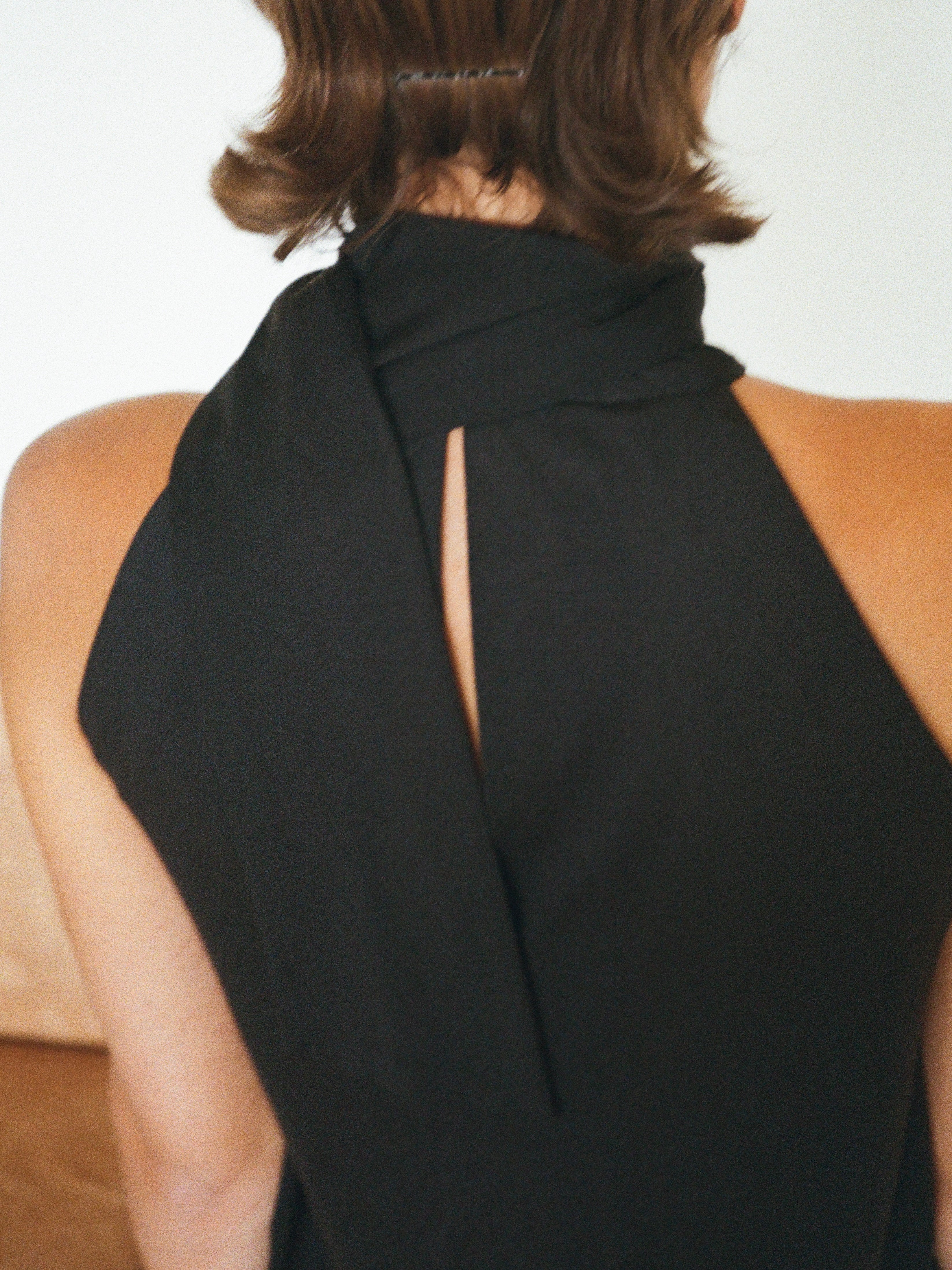 Chapter top, black