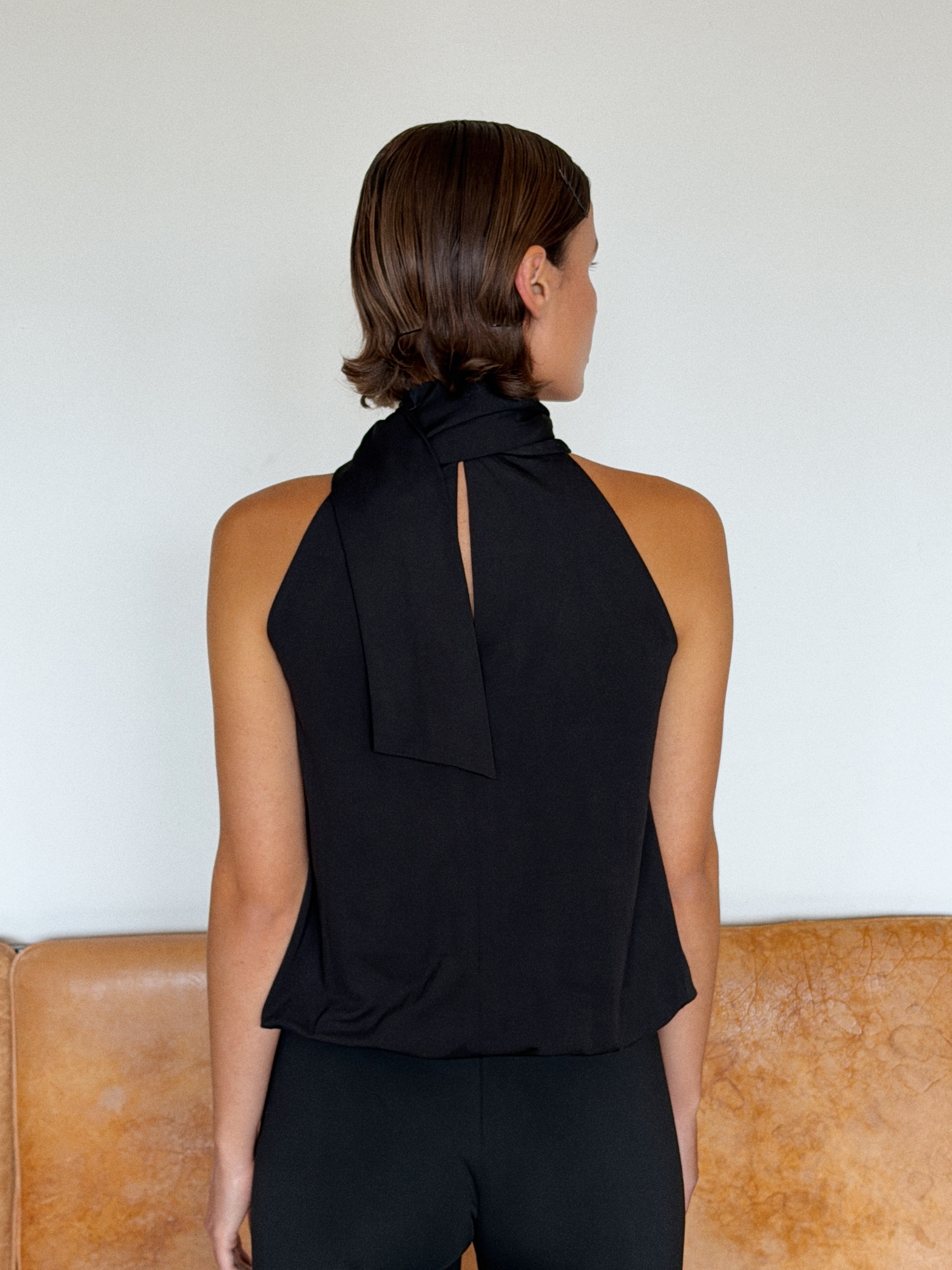 Chapter top, black